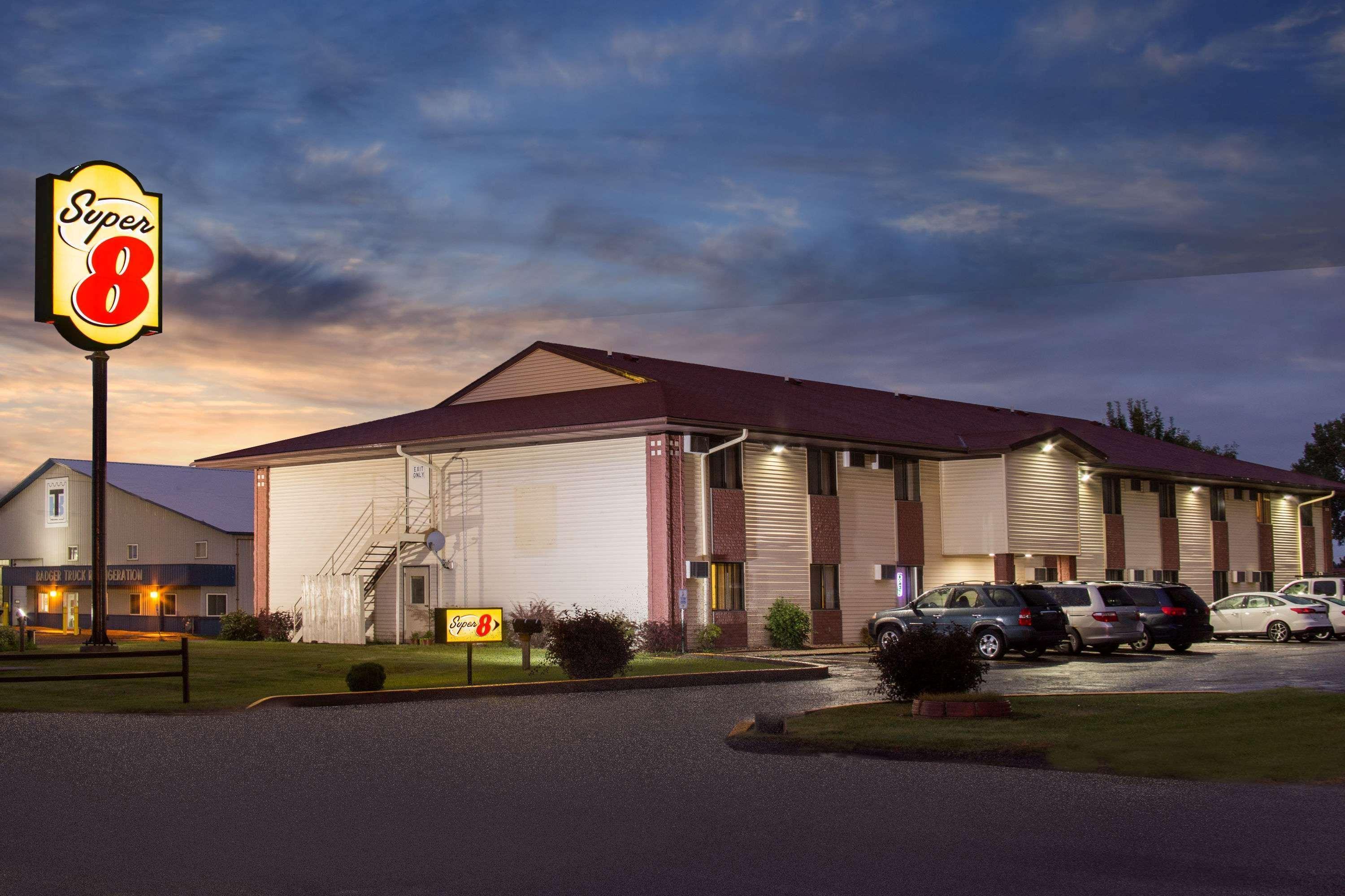 Super 8 By Wyndham Eau Claire I-94 Motel Exterior foto